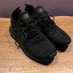 Men’s Adidas.  Size 7 1/2.  Only worn a few times.  Near new condition